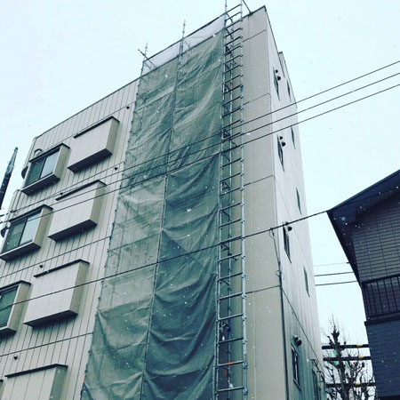 神奈川県新子安900平米の足場工事を行いました